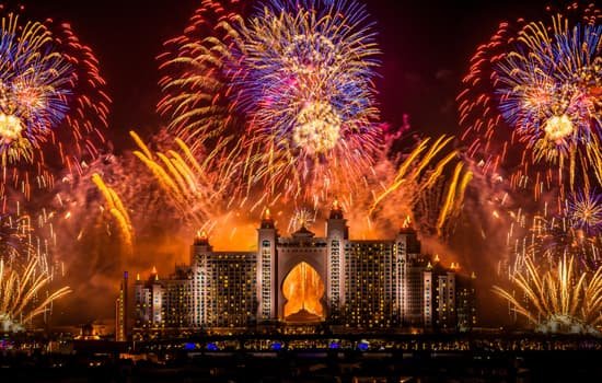UAE: 35 minutes of NYE fireworks to break two world records