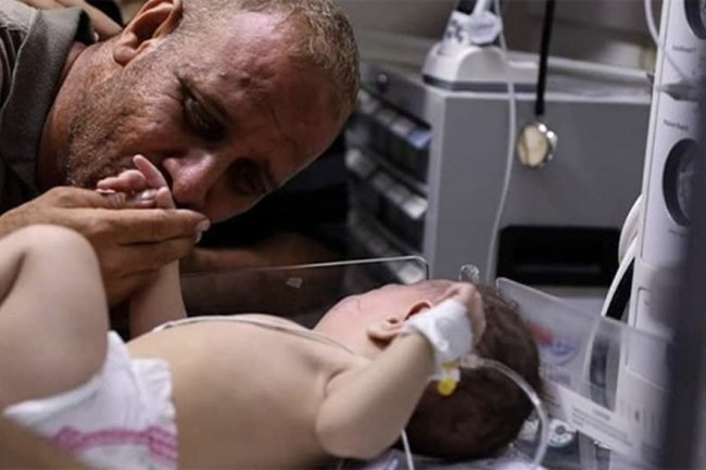 Child miraculously survives Israeli airstrike in Gaza, reunited with father